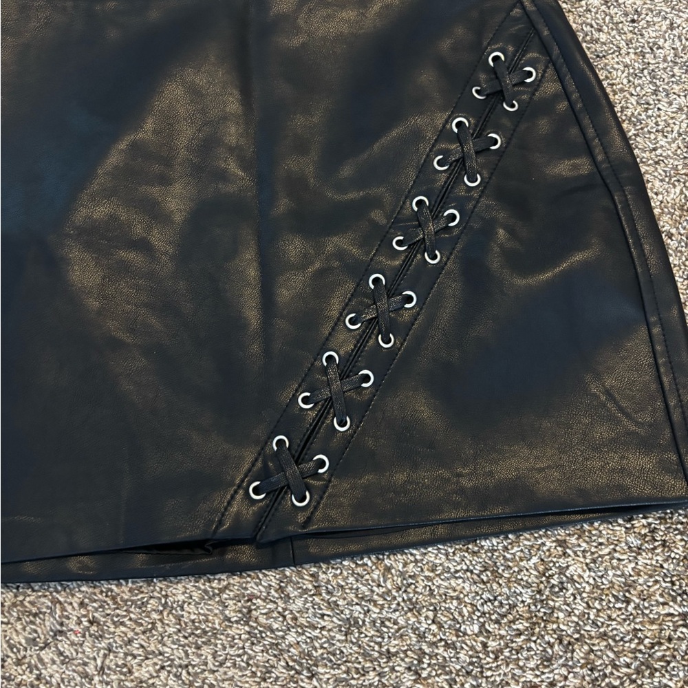 BLANKNYC Faux Leather Black Mini Skit - Picture 3 of 8